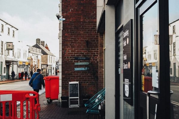 Banking Hubs Are Replacing Closed Branches Across the UK: How They Actually Work